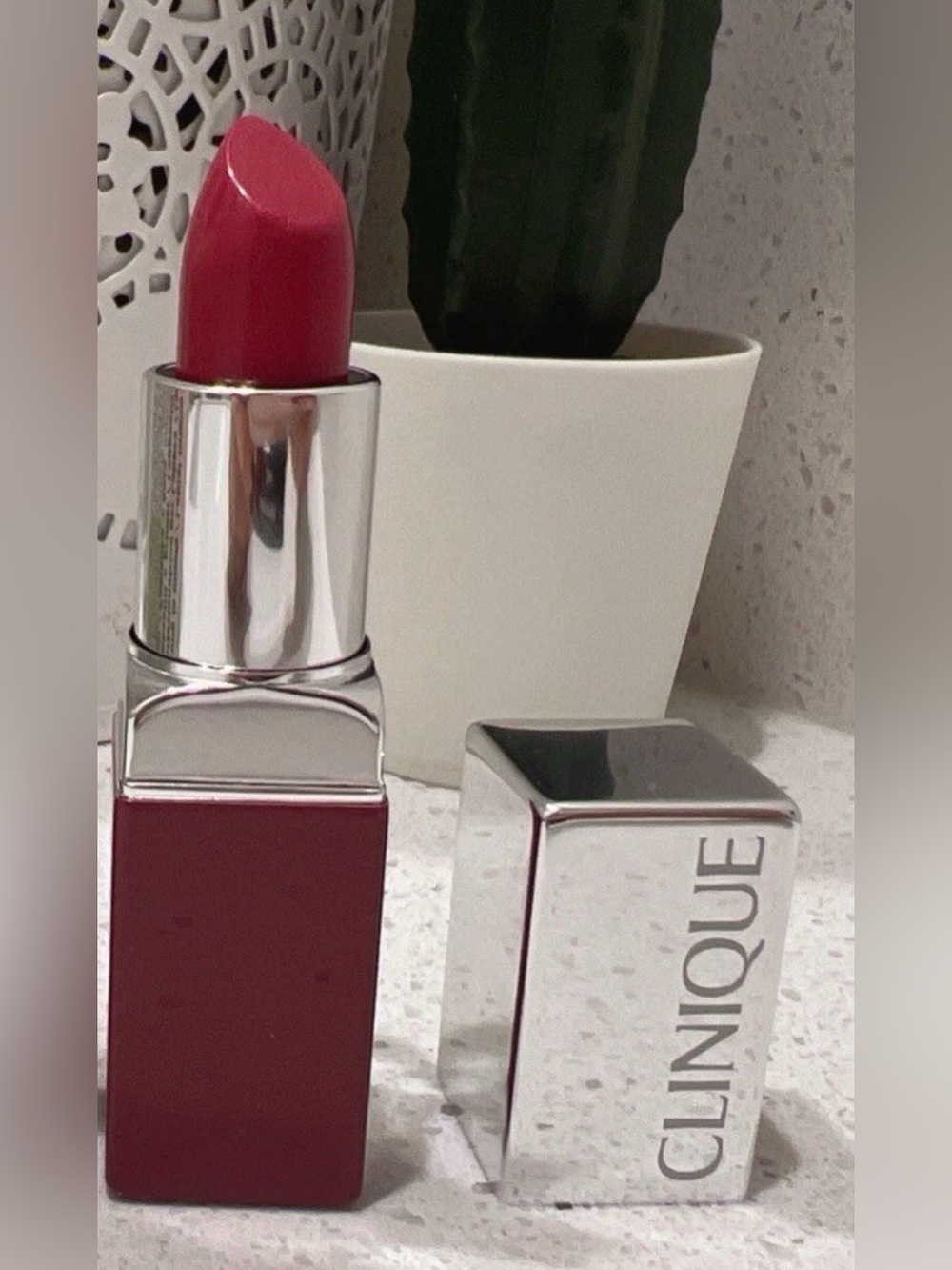 Clinique cherry 🍒 LOVE Pop- Kate Spade Lipstick - 💄 FULL SIZE NWT